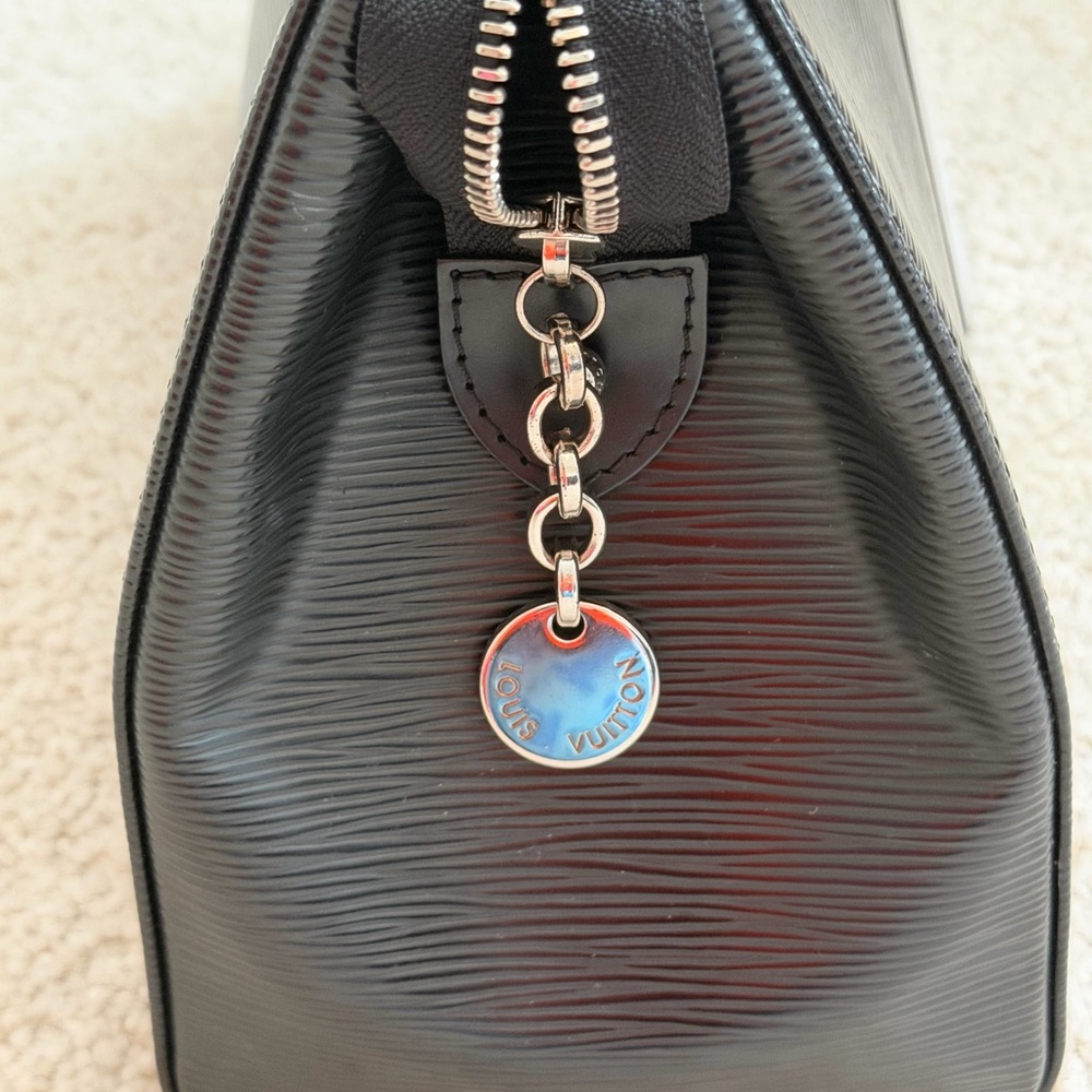 Louis Vuitton Black Electric Epi Brea MM - Picture 5 of 14